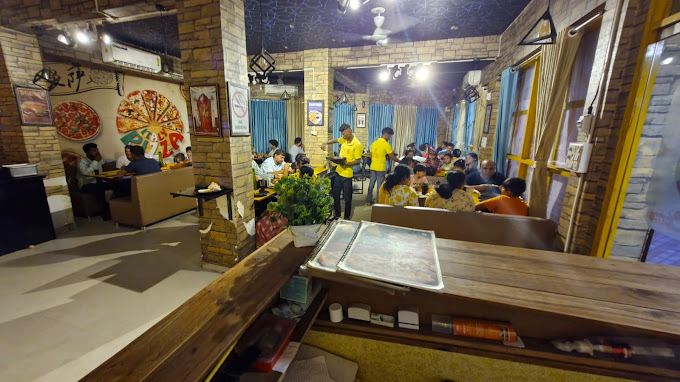 Clean & Hygienic Pizza Restaurant